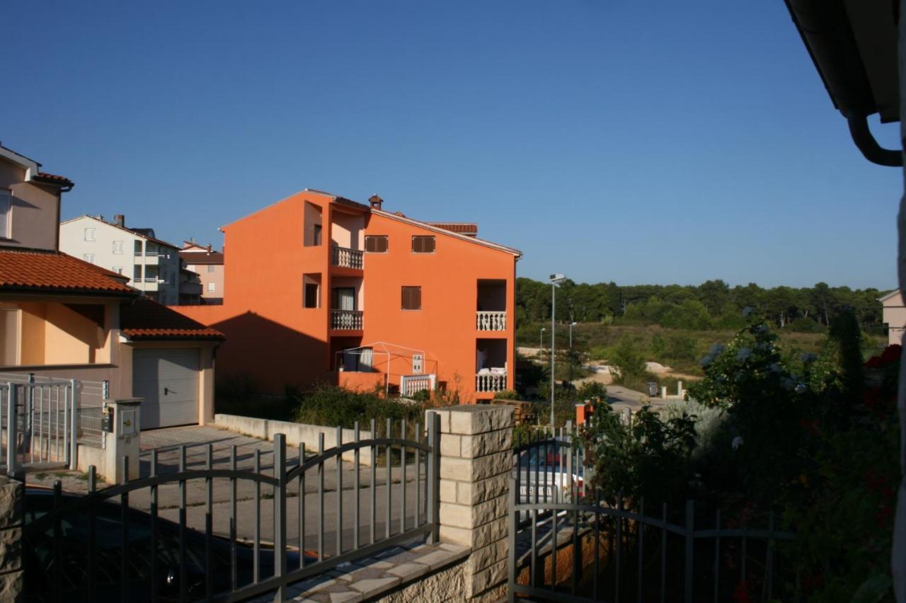 Apartments With Wifi Pula - 6987 Екстериор снимка